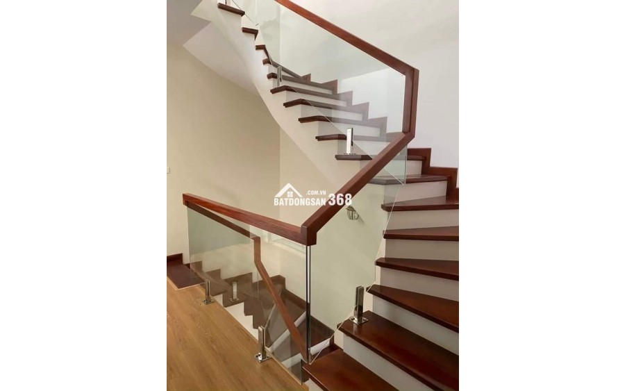 Mình cho thuê nhà mới, hai mặt tiền, Thụy Khuê, 103m2x 4T vỉa hè 29 Tr